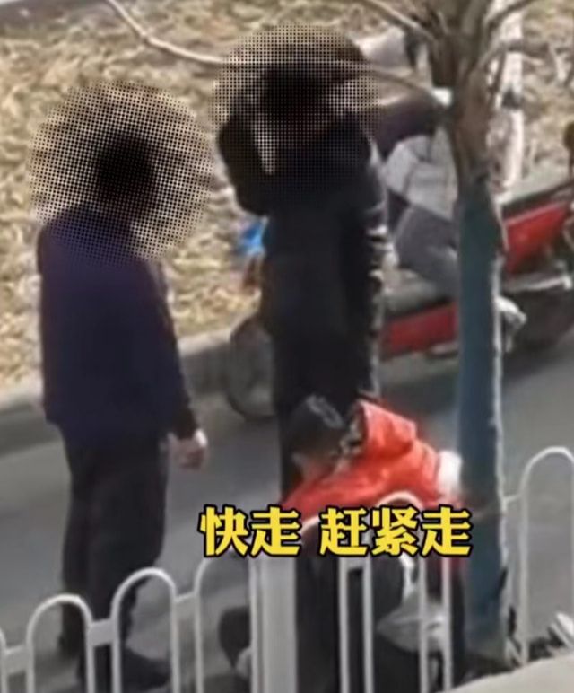 家暴16次案男子当庭否认施暴